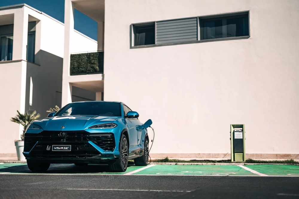 img of Lamborghini Urus SE: Hybrid Performance with a New Subtlety